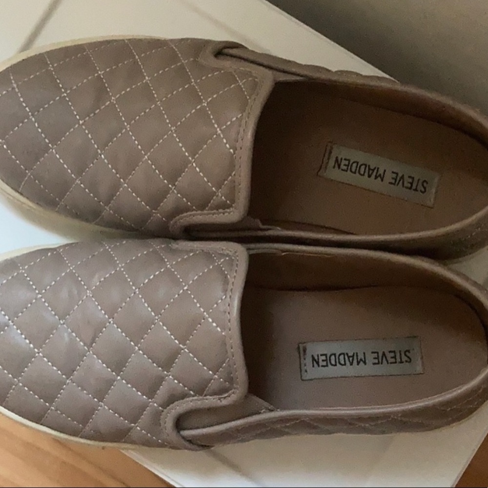 Steve Madden leather quilted slip on shoe tan
